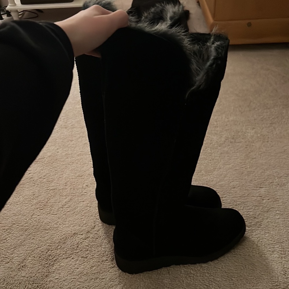 BARELY WORN UGG Rosalind Black boots SIZE 9